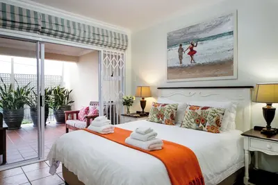 Image de 2 La Mer - Side-sea & garden view