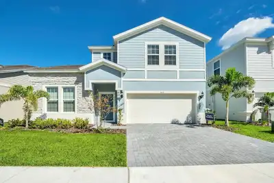 Image de Spacious 8 Bed Pool Home with Spa-3516ld