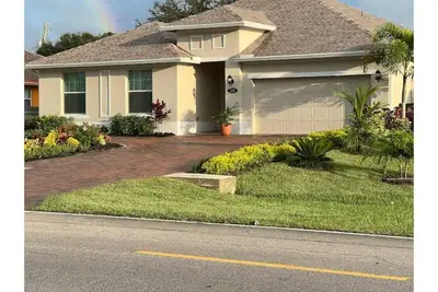 Image de Come experience it for yourself, words alone wont do justice to describe our home