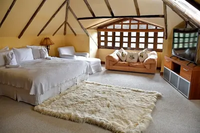 Image de Spacious 7-bedroom chalets  in the mountainous forests near Cali with WiFi