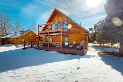 Image de Riverfront home with river & valley views, wood stove, deck, & W/D
