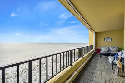 Image de Surf Dweller 610 is a Stunning Gulf Front 2 Br - sleep 6