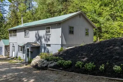 Image de 4 bedroom house with Hot Tub, close to skiing and Moose Pond