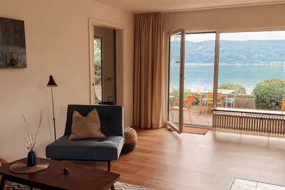 Image de Findling apartment right on the lake with its own beach, great lake view and terrace