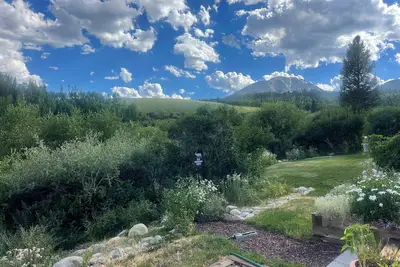 Image de Family friendly mountain retreat on Willow Creek open space & Views!