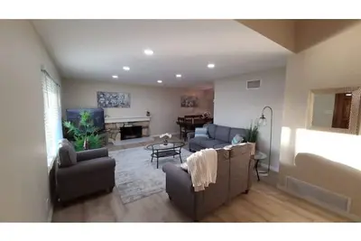 Image de Peaceful modern upgraded home!