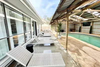 Image de *Luxury 5mi Domain 6Rms3 bath/Pool/HotTub/Foosball