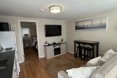 Image de Cozy 1 Br Condo Steps From The Beach