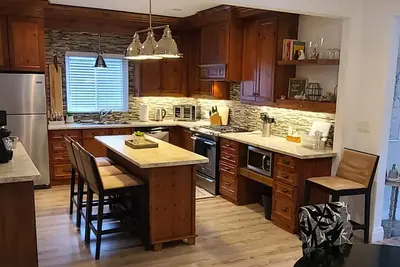 Image de Beautiful home, minutes away from Blue Mountain, Collingwood waterfront, and more
