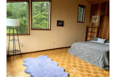 Image de *Ten Trees* Cabin, Secluded, Near Redwood Parks