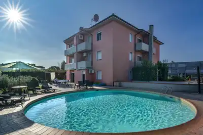 Giada Palace Pool Restort