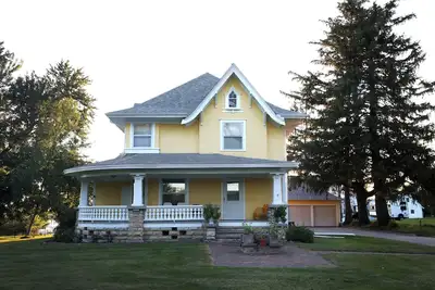 Image de Historic farmhouse on an acreage in Marion