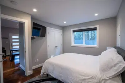 Image de 2 Bdrm 2 ensuite new modern home