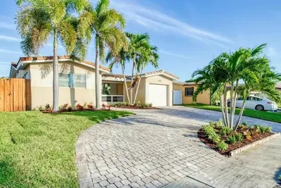 Image de Heated Pool 3br Home, 15mins to Beach