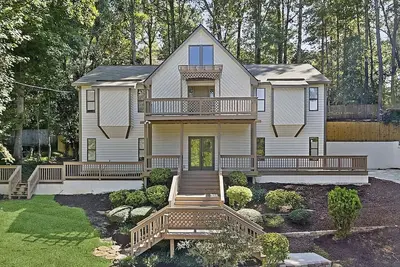 Image de 5br & 4ba vacation home to relax, recreate or reset, and strategically located