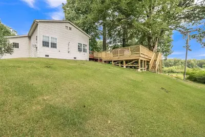 Image de The Wolf Den:A Summer Dream - Lake Views, Hot Tub & Fire Pits