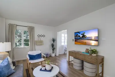 Image de Top Level Corner Unit ★ Steps to Windansea Beach ★ Dog Ok