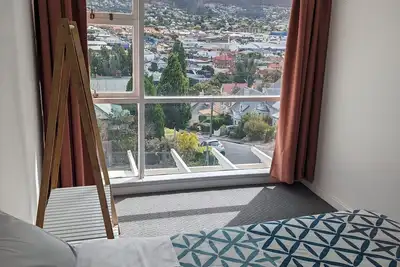 Image de Walk to city from 2 bedroom apartment with beautiful city and mountain views