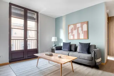 Image de Renovated El Born 2br nr Port Vell, by Blueground