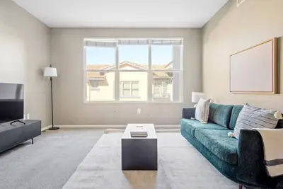 Image de Charming Santana Row 2br w/ Gym & Pool, nr highways, by Blueground