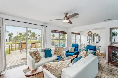 Image de La Margarita |Recently Updated 2br Townhome |End Unit |Huge Open Deck |Short Walk To The Beach
