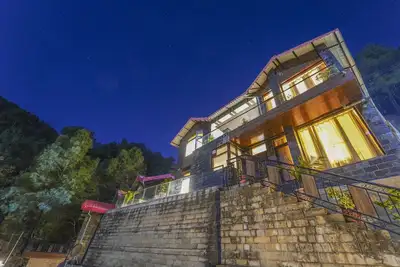 Image de Kalmia Kasauli 3bhk Villa : King sized bed +Bonfire +WiFi+ Cook