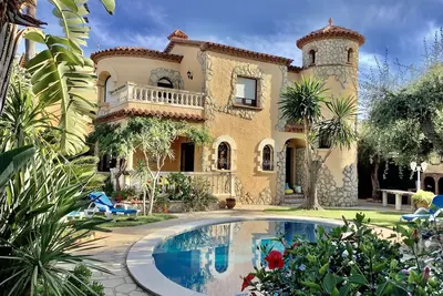 Image de Holiday villas Isla Romantica with a beautiful garden, pool, 120 m from the sandy beach