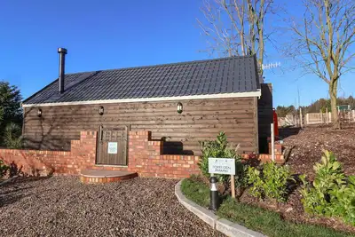 Image de Foxes Den, with hot tub in Seamer, North Yorkshire