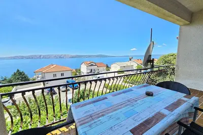 Image de Appartement de vacances Novi Vinodolski pour 1 - 7 personnes avec 3 chambres à coucher - Appartement