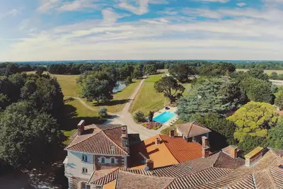 Image de Domaine d'exception à 10 minutes de la plage!