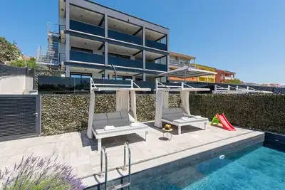 Image de Maison de vacances Crikvenica pour 1 - 8 personnes avec 4 chambres à coucher - Maison de vacances