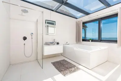 Image de Maison de vacances Crikvenica pour 1 - 8 personnes avec 4 chambres à coucher - Maison de vacances