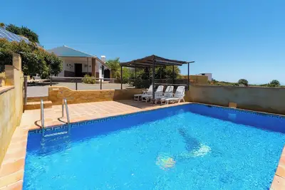 Image de \"Los Aperos 2\", avec vue mer, piscine, jardin et Wi-Fi.