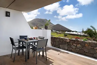 Image de Appartement de vacances \"La Orilla Del Volcán\" avec vue sur la montagne, terrasse privée et Wi-Fi.