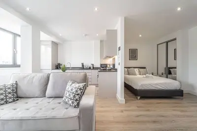 Image de Central Solihull Studio | Nec, Airport | Free Parking