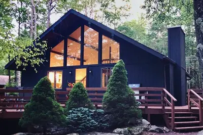 Image de The Black Chalet at Lake Harmony in Poconos