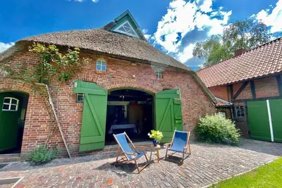 Image de Sehestedt farmhouse with large plot of land directly behind the dyke