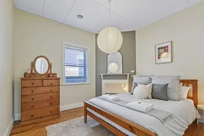 Image de The Edward Charmer - Heritage Home, Pets Allowed