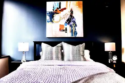 Image de 🌟 New Dtwn🌟Three Rivers Luxury Sunset 🌇 Loft