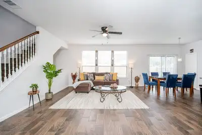 Image de Astonishing Oasis in Houston, 4 Bdrm/2. 5 Bath/Pool table/ Office/Backyard