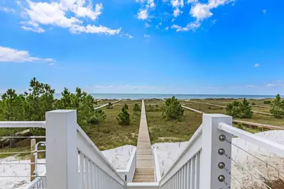 Image de Hana Oceanfront Beach House