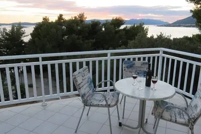 Image de Appartement Studio dans Orebić avec vue mer, terrasse, Climatisation, Wifi (4202-3)