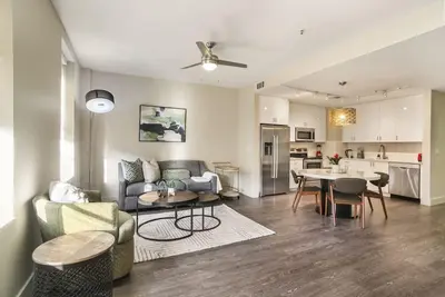 Image de Tasteful Condo near Canal Street