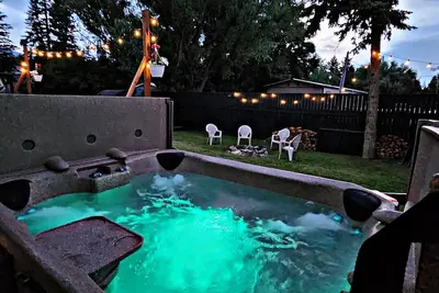 Back Yard Oasis, walk to Flathead Lake/downtown minutes from Blacktail Mountain!