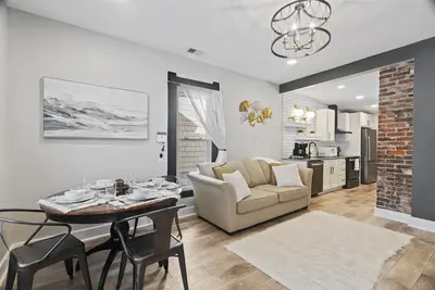 Image de Symphony: Work Friendly & Near Downtown