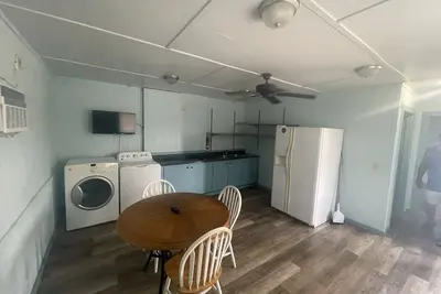 Image de Fishing Cabin 300’ from boat ramp
