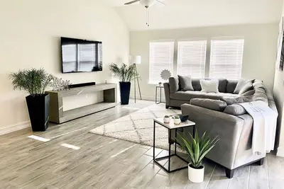 Image de Luxury Modern Residential Home - 3 bed, 2 bath