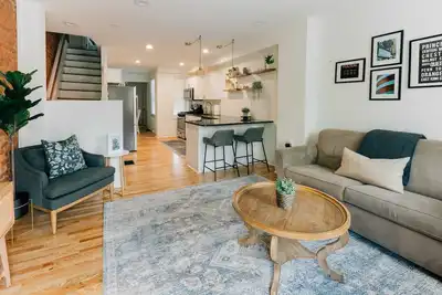 Image de Getaway on Grant, heart of Downtown with parking