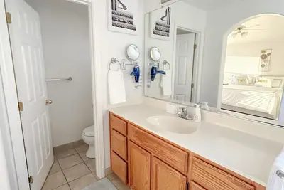 Image de Beautiful, central located with pool and fire pit!