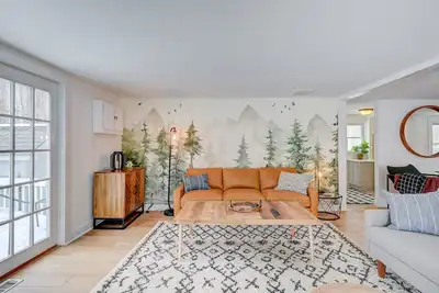 Image de Private Pool within walking distance of NoCo Village!